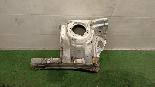BMW X1 F48 quarter quarter placement right front A300