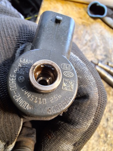 injector Kia Ceed and 07- 1.6 CRDI 0445110256