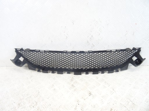 grid of a bumper front front central MERCEDES W205 A2058852123