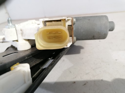 BMW 3 E91 stahovačka okna pravý předek 6 PIN