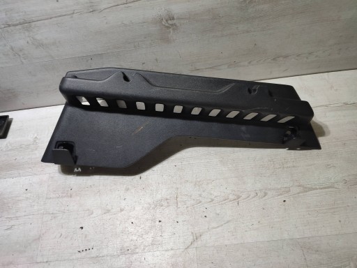 Peugeot 2008 and 2018 rear part side right boot upholstery rolety