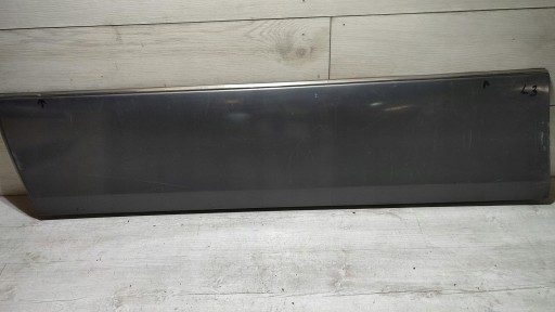 moulding door left front Mercedes w124