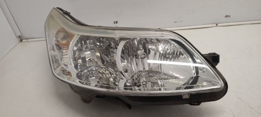 light front front right Citroen C4 and 1,6 HDI