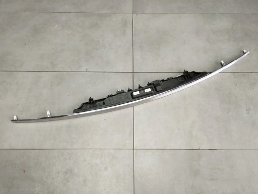 BMW 7 G11 Leiste Schutzleiste CHROM heck OSWIETLENIE Kennzeichen Halter 7357105