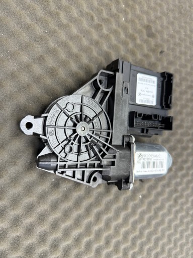 5k0959702c моторчик підйому правого переднього скла vw golf vi 5k0959792a