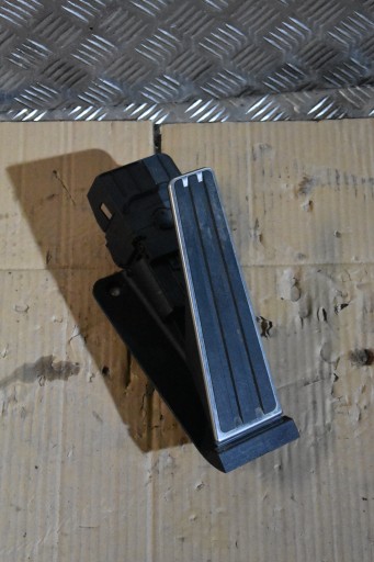 IDEALNY GASPEDAL PORSCHE PANAMERA 970 LIFT 1