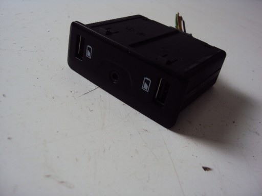 280239684R - РАЗЪЕМ AUX USB RENAULT TALISMAN 2015-