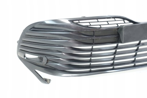 TOYOTA CAMRY VIII 2017- grille grid central of a bumper front 53113-33020