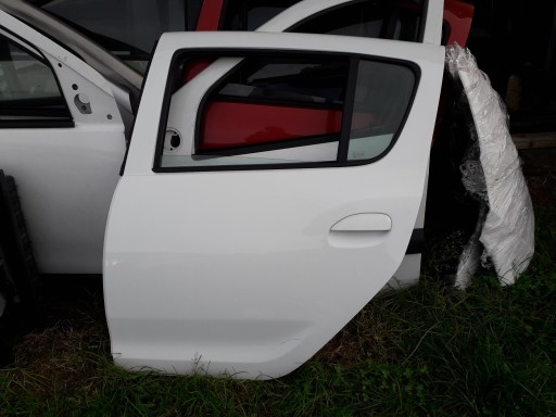 821017625R - Левая задняя дверь dacia sandero ii stepway 2