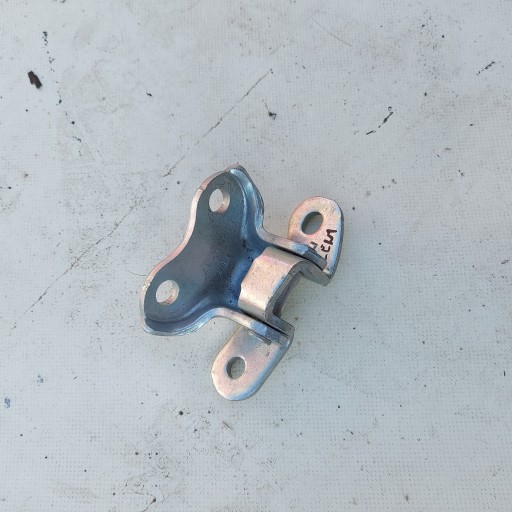 68730-12120 - ПЕТЛЯ ДВЕРІ ЛІВА ПЕРЕДНЯ НИЖНЯ TOYOTA HILUX VERSO