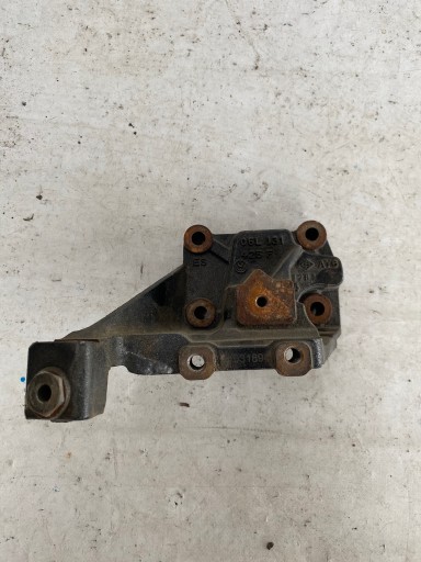 AUDI A4 B9 2.0 TDI 150 KONI supporto staffa Motore 05L131425F