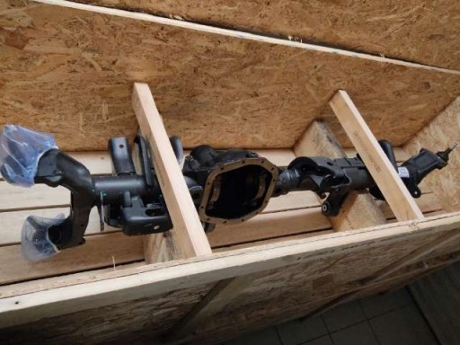 Корпус переднього моста wrangler jl sahara sport