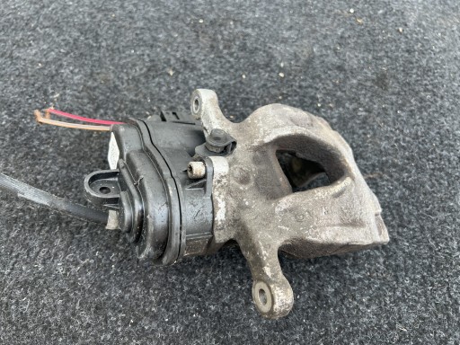 Audi A4 B9 гальмівний супорт правий 8w0615405aa