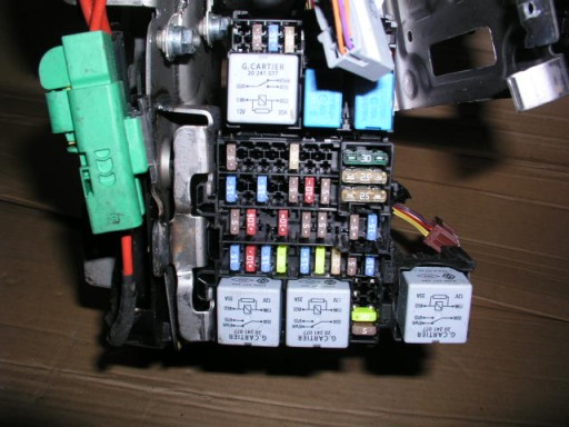 RENAULT CLIO 4 IV КОНСОЛЬ ПРЕДОХРАНИТЕЛЕЙ