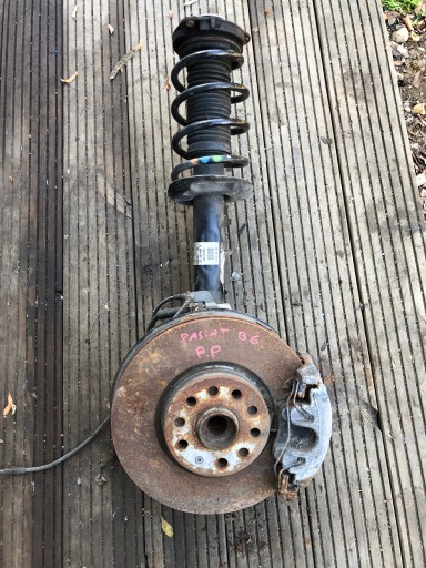 VW PASSAT B6 mcpherson Destra Anteriore Mozzo FUSELLO 3C0413031N