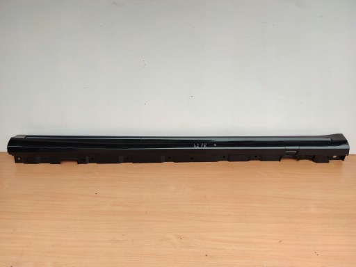 S-KLASA 222 AMG LONG 6.3 PAKIET right threshold moulding