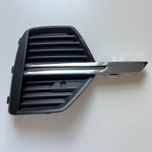 VOLVO XC60 II LIFT 2022- grid of a bumper right front 32234947