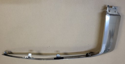 moulding chrome of a bumper of the front left MITSUBISHI L200 V LIFT OE