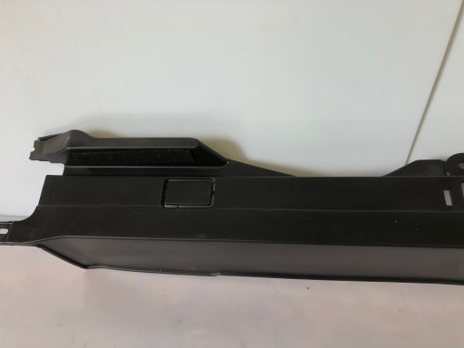 MERCEDES ML W164 moulage coffre droit 1646801831