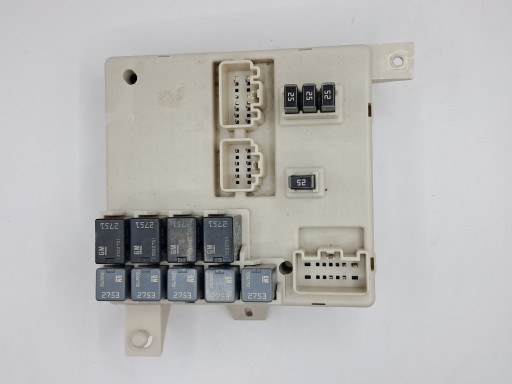 23357536 - Блок предохранителей gmc acadia 12-16 23106752 сша