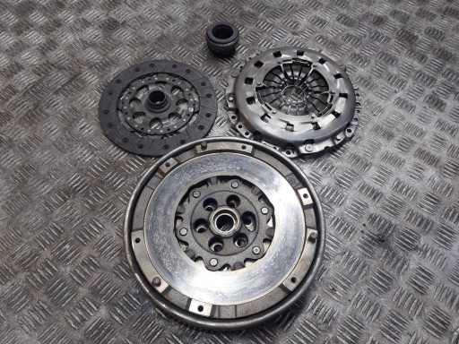 VOLANO USATO + disco + di pressione + LOZYSKO OPOROWE BMW E91 318i 7560876