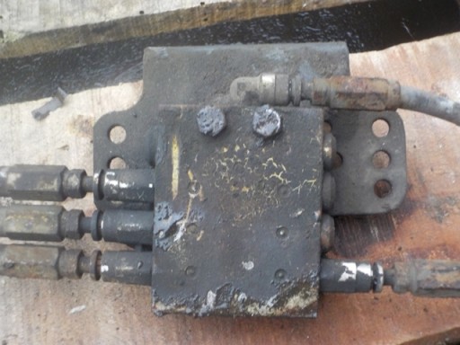 SCANIA ЦЕНТРАЛЬНИЙ РОЗПОДІЛЬНИК МАСТИЛА