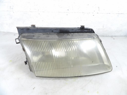 VW PASSAT B5 REFLEKTOR right 147426-00
