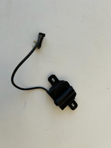 VOLVO XC60 V40 II замок капота левый 31371016