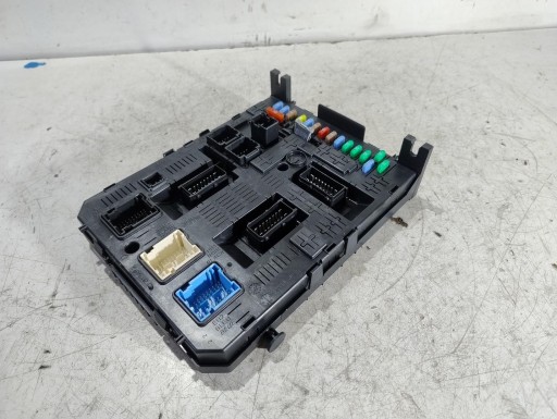 Блок запобіжників bsi peugeot 5008 і 1.6 ehdi 9812188580