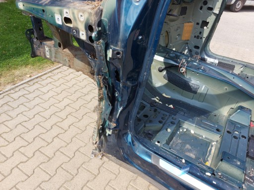 Audi Q8 E-TRON SUV 4KE quarter left front front oryg damaged !