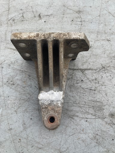 Лапа кронштейн двигуна MASCOT MASCOTT 98-04r 2.8