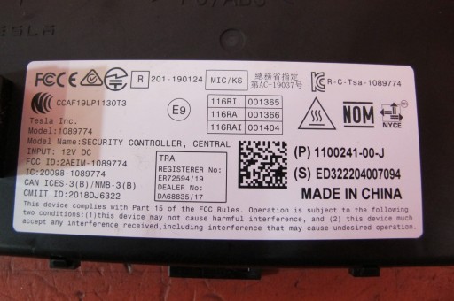 Tesla MODEL Y card reader KLUCZYKA module control unit of a lock 1100241-00-J