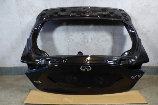 trunk door boot original lakier black metalik INFINITI QX30