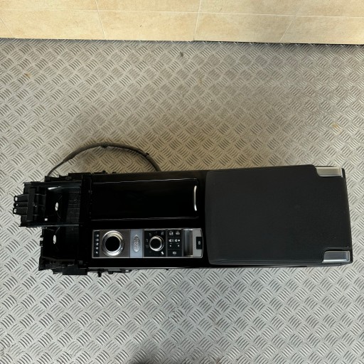 BRACCIOLO TUNEL PANNELLO CONTROLLO LAND ROVER DISCOVERY V 2017 ROK