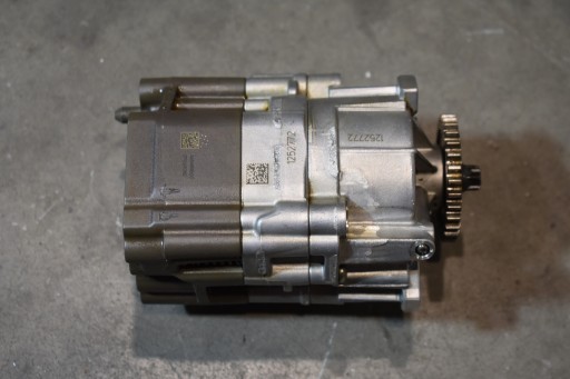 IDEALNA oil pump MERCEDES X167 GLS 1