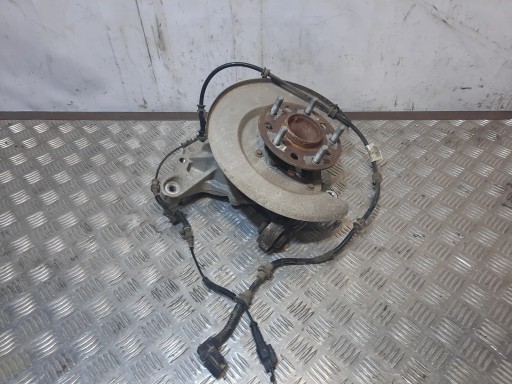 Chrysler Pacifica 2017 левый подшипник и ступицы колеса