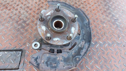 swing of the pivot left left front TOYOTA RAV4 III 2,2 177KM 05