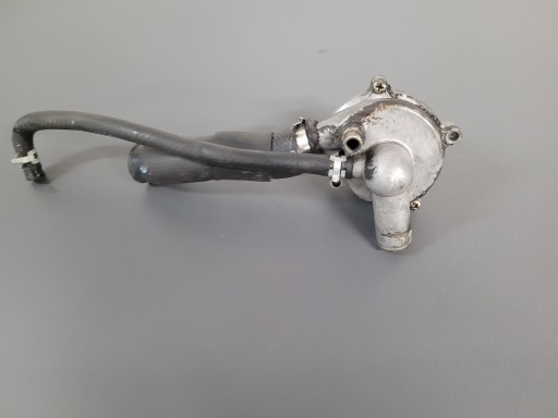 Suzuki GSXR 600 K1 K2 водяний насос