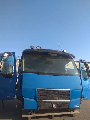 Кабіна Sisu C600 CAT