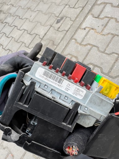Module fusibles FIAT BRAVO II 51832042