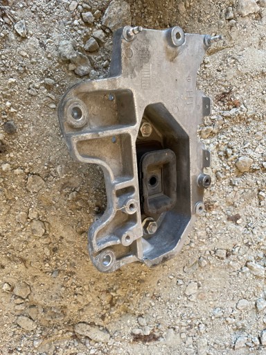 1A0E32-11 - Pulsar C13 1.2 DIG-T лапа опора коробки автомат