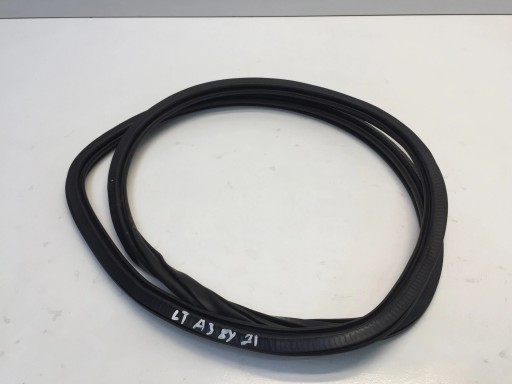 8Y4833721 - AUDI A3 8Y Ущільнювач дверей задній лівий кузов автомобіля