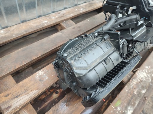 Bloc de chauffage complet Complète d’eau Boîte VOLKSWAGEN 3C1820003ER