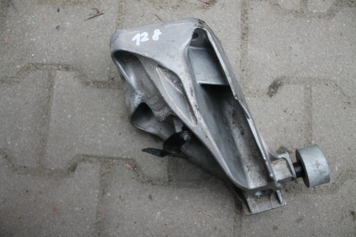128. Getriebehalter DES MOTORS BMW 22116884475