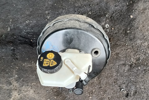 VOLVO S60 II 10R 2.0 D3 сервопривод тормоза P31305104