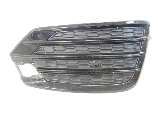 grid of a bumper front front right AUDI Q3 8U S-LINE LIFT 8U0807152C