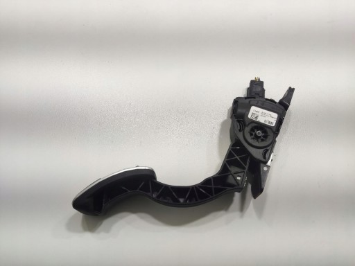 accelerator pedal VOLVO V40 II LIFT 2016-2019 31341778