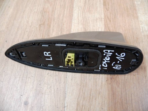 Toyota Yaris IV XP210 aerial roof GPS pletwa rekin 86760-0D010