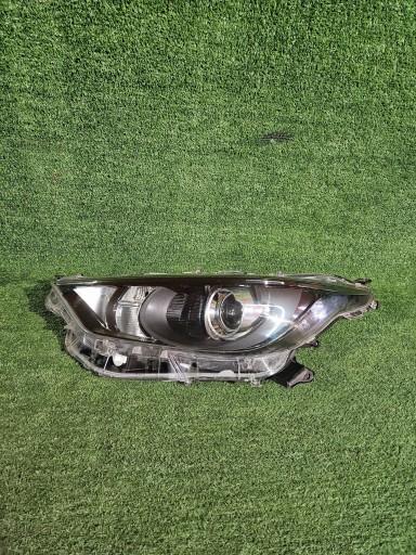 REFLEKTOR left front TOYOTA YARIS IV 20- lens NR.R1706