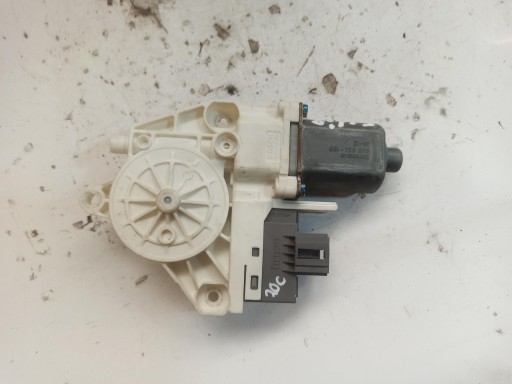 Электродвигатель стеклоподъемника mitsubishi eclipse правый передний 0130822304 989634100